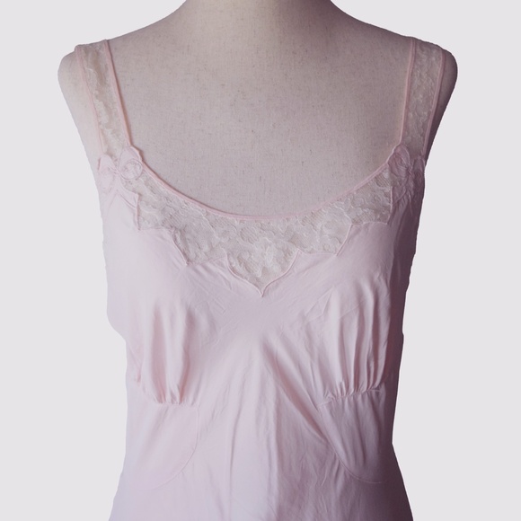 Antique 1950s Nightgown – Elegant Silky Bias Cut in Delicate Pink - Small - Picture 4 of 6